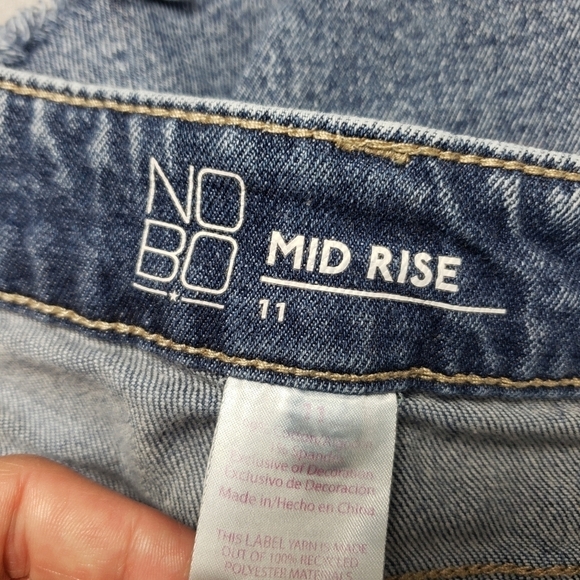 no boundaries mid rise distressed ripped raw hem denim jean shorts size 11 - Picture 6 of 10